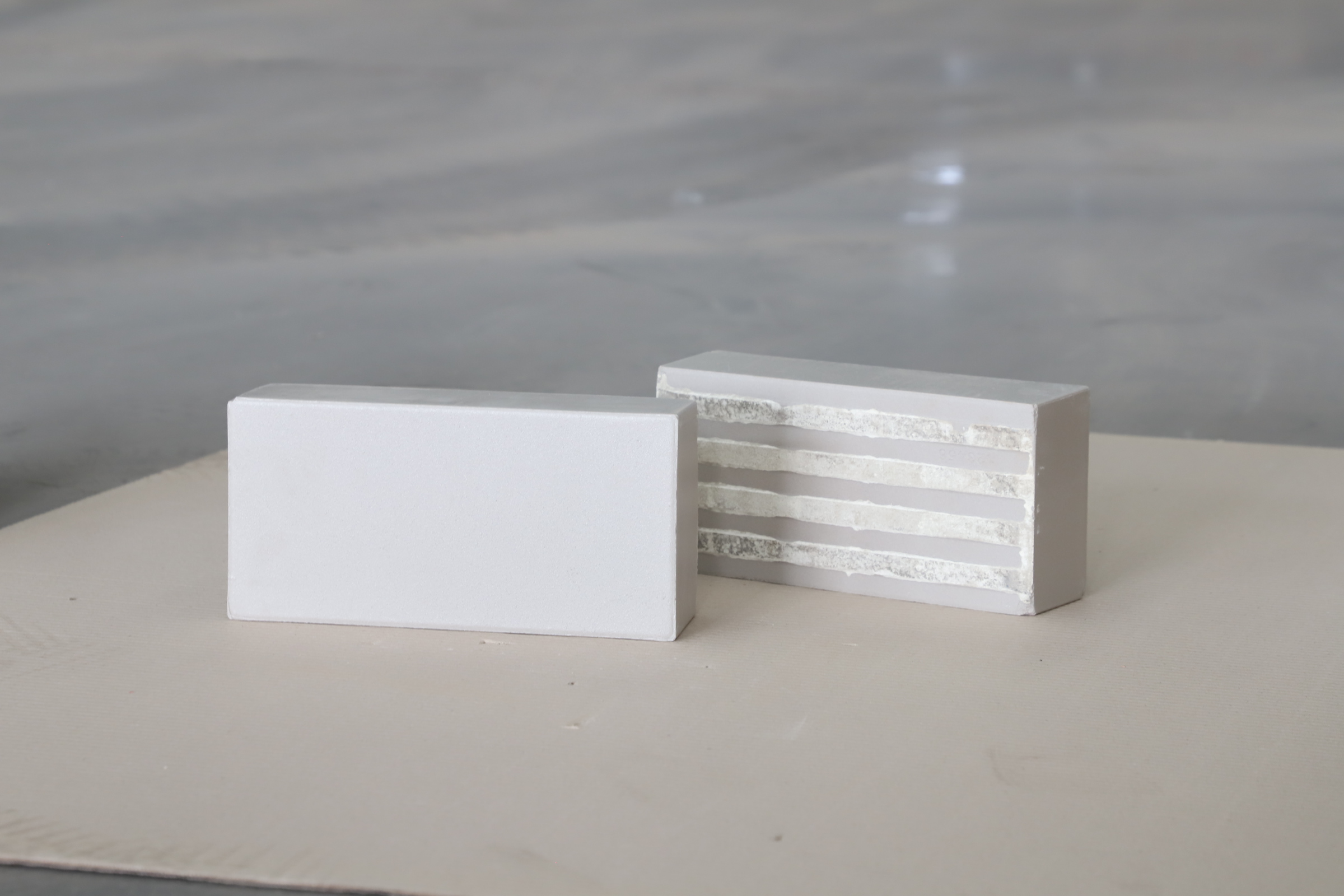 端面楔型耐酸磚與普通瓷磚哪個更耐酸堿？