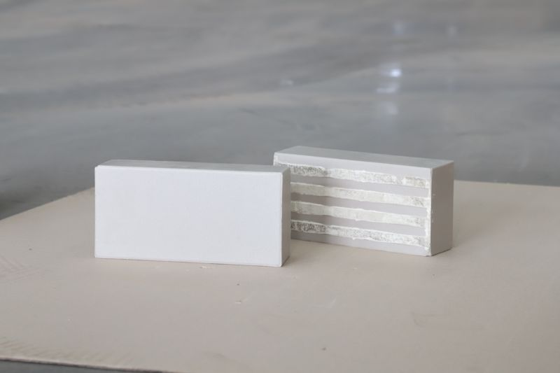 端面楔型耐酸磚與普通瓷磚哪個(gè)更耐酸堿？