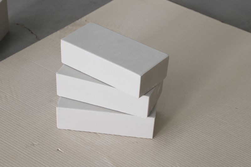 端面楔型耐酸磚與普通瓷磚哪個(gè)更耐用？