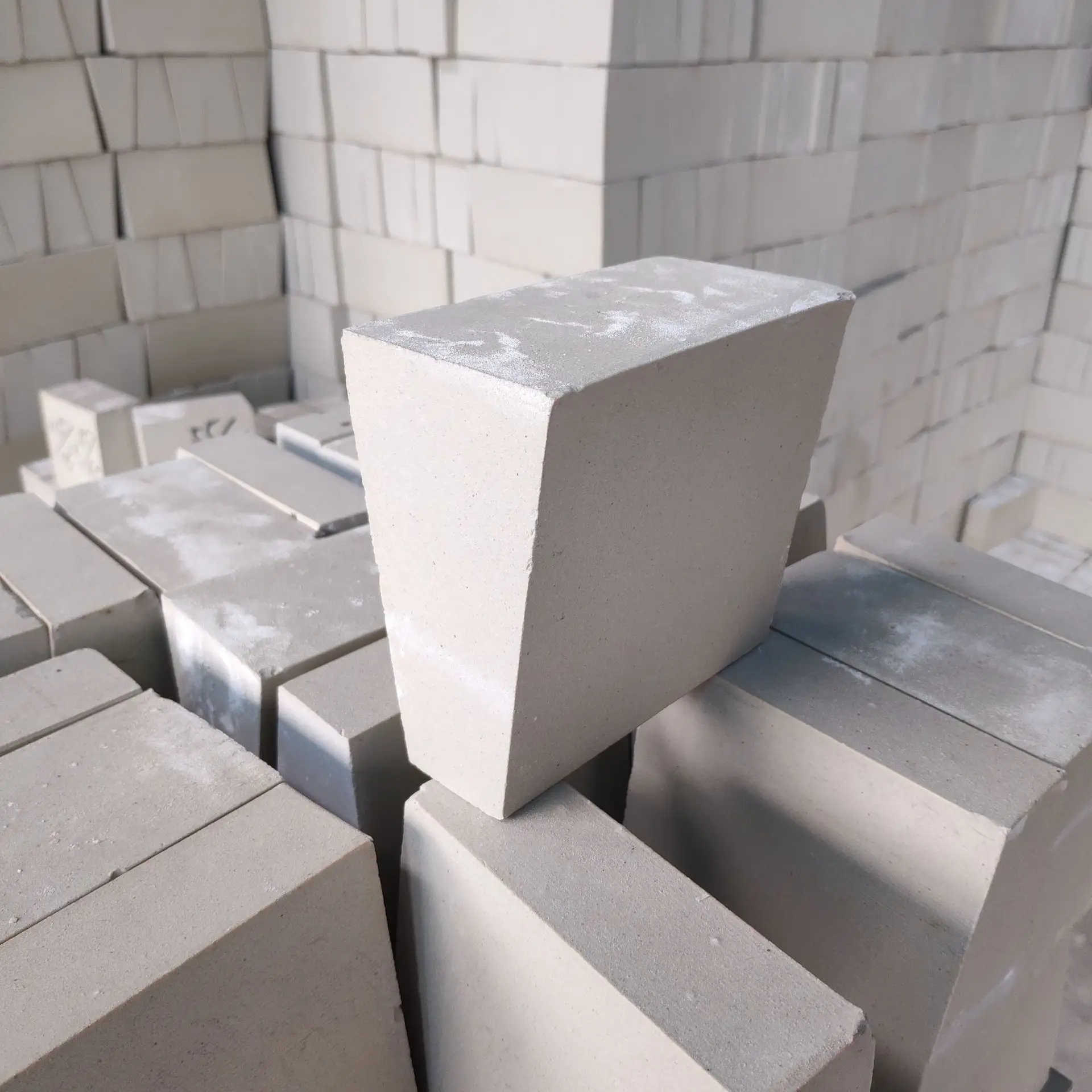 介紹一下側(cè)面楔型耐酸磚的優(yōu)缺點