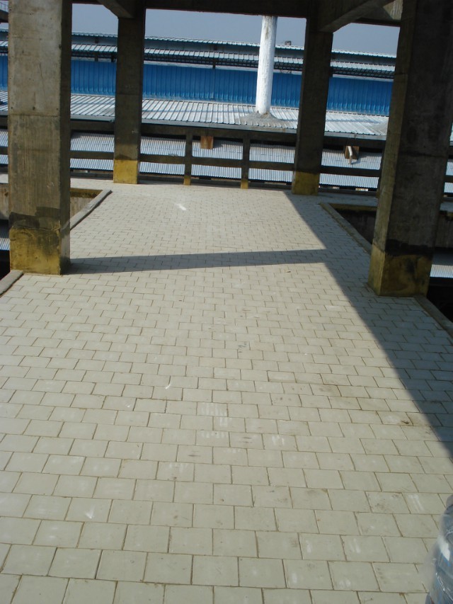 耐酸磚施工過程中如何避免安全事故的發(fā)生？