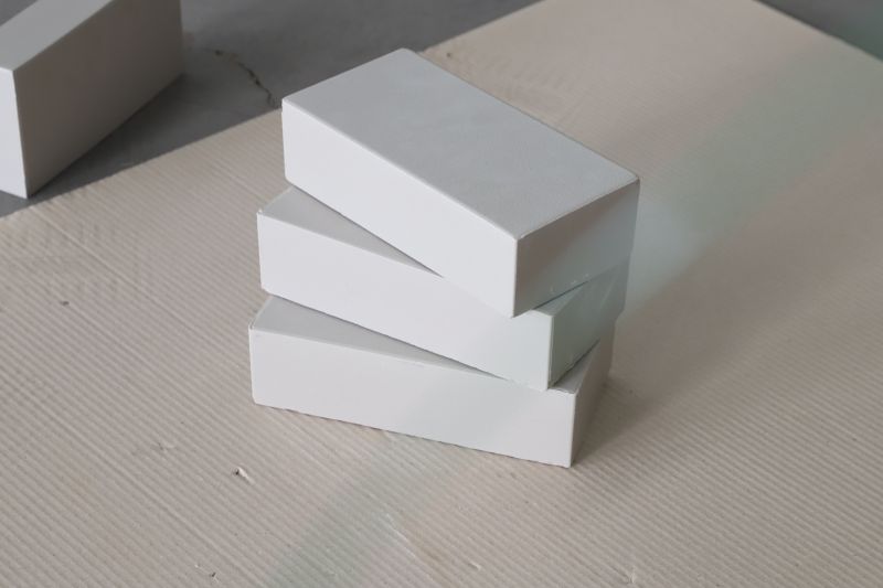 高硅質耐酸磚和石英質耐酸磚哪個更耐用?